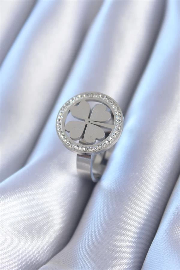 316l Çelik Gümüş Renk Zirkon Taşlı Yonca Model Kadın Yüzük