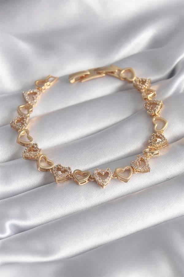 Pirinç Gold Renk Zirkon Taşlı Kalp Model Vip Seri Kadın Bileklik