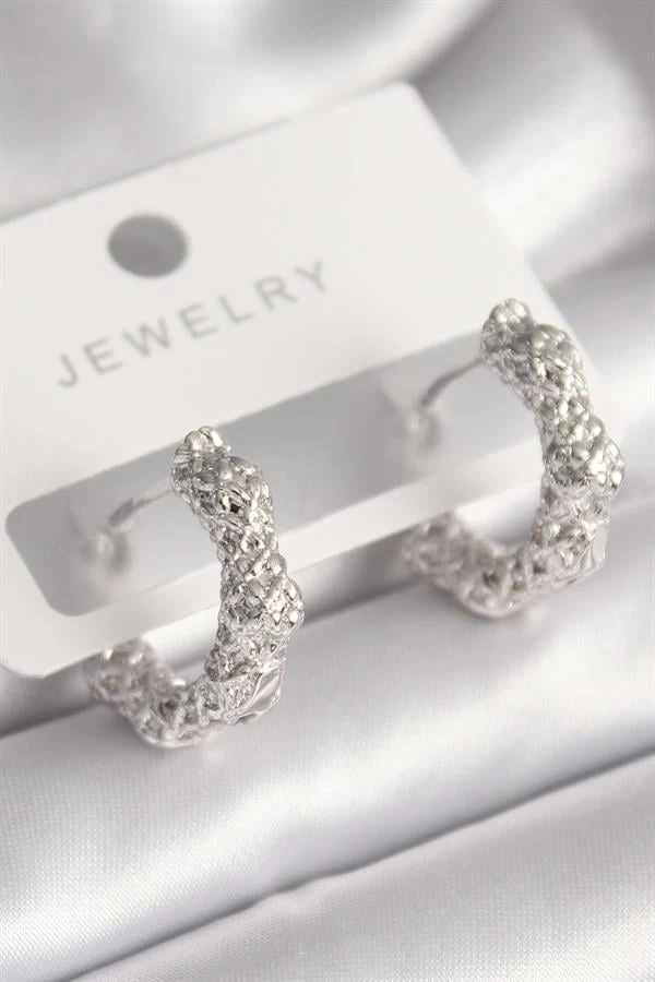 Pirinç Gümüş Renk Örme Halka Model Kadın Küpe