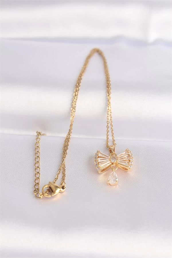 316l Çelik Zincir Altın Renk Zirkon Taşlı Kalp Detay Fiyonk Kolye