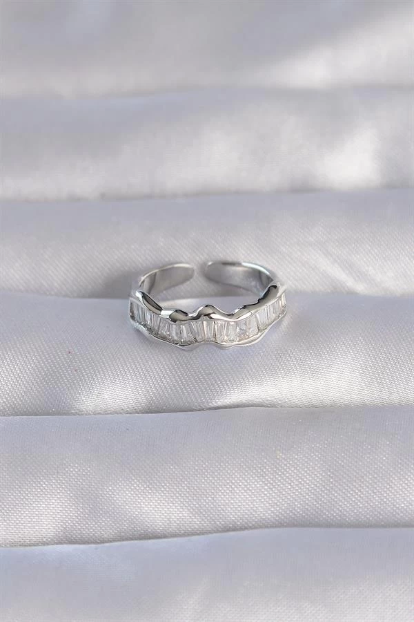 Pirinç Gümüş Renk Zirkon Taşlı Dalgalı Su Yolu Model Ayarlanabilir Yüzük