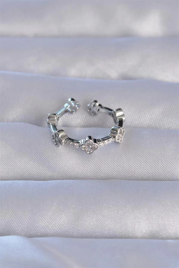 Pirinç Gümüş Renk Zirkon Taşlı Yonca Model Ayarlanabilir Yüzük