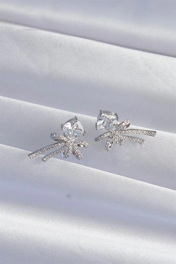 Pirinç Gümüş Renk Kare Zirkon Taşlı Fiyonk Küpe