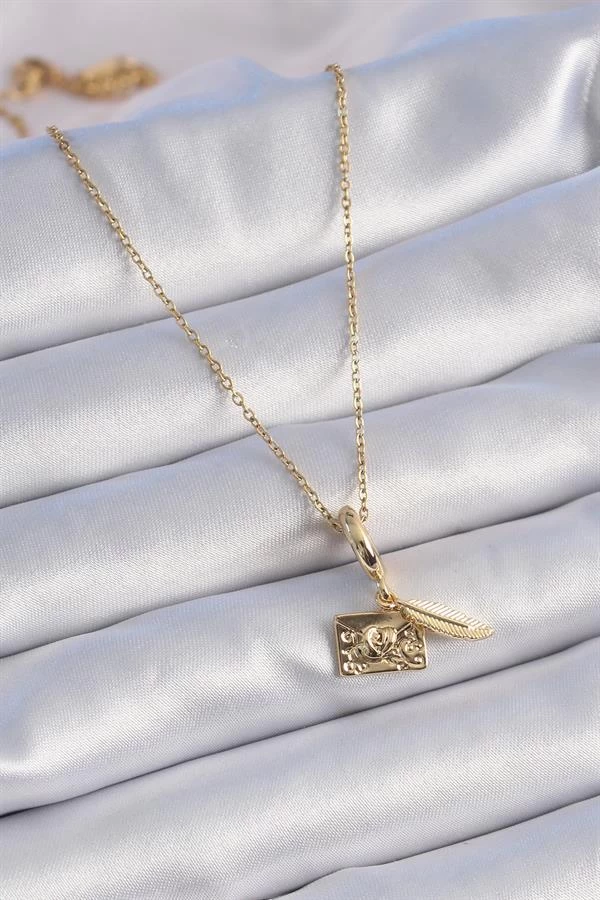 316l Çelik Gold Renk Kalp Detay Mektup Figür Charm Model Kadın Kolye