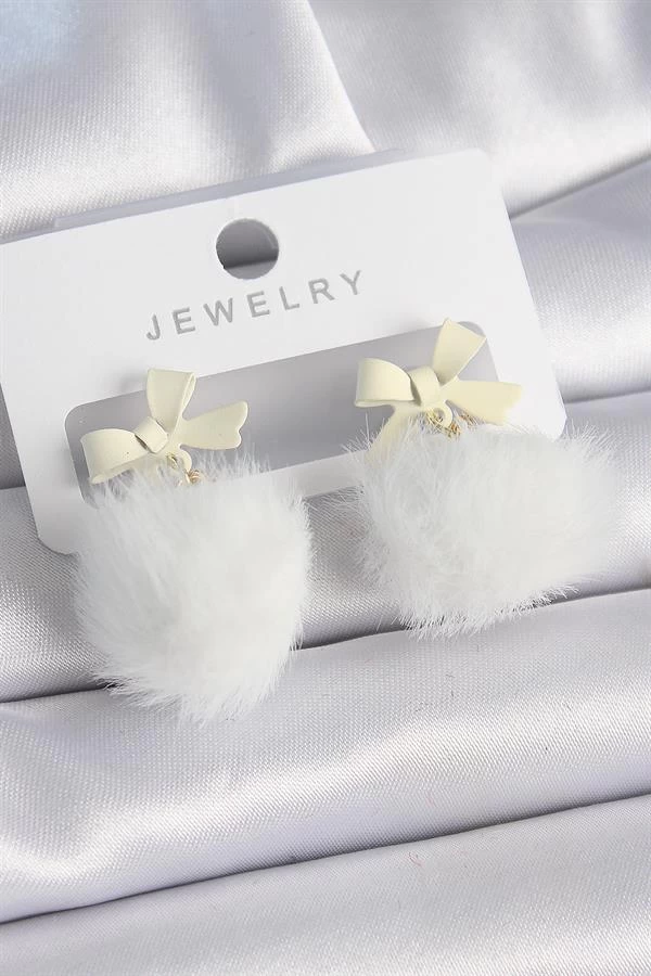 Beyaz Renk Kurdele Tüylü Ponpon Model Kadın Küpe