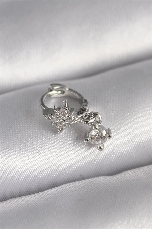 316l Çelik Gümüş Renk Zirkon Taşlı Çiçek Model Sallantı Detay Tragus Piercing