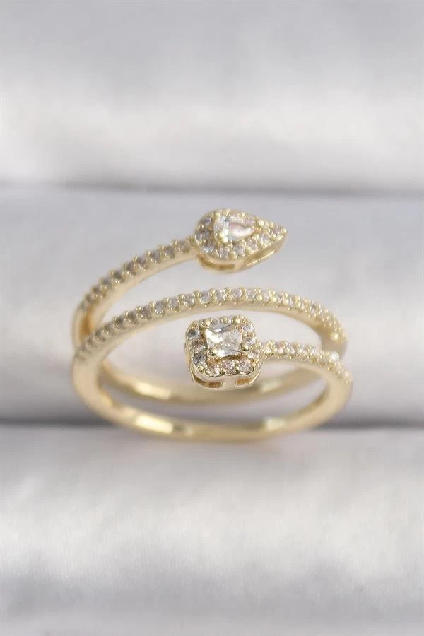 Pirinç Gold Renk Zirkon Taşlı Ok Model Vip Seri Kadın Yüzük