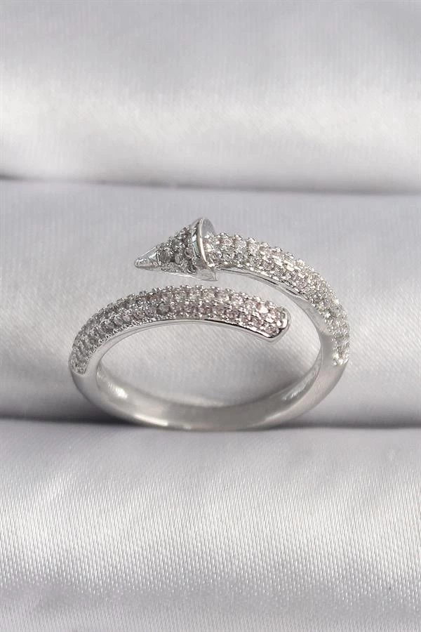 Pirinç Gümüş Renk Zirkon Taşlı Çivi Model Vip Seri Kadın Yüzük