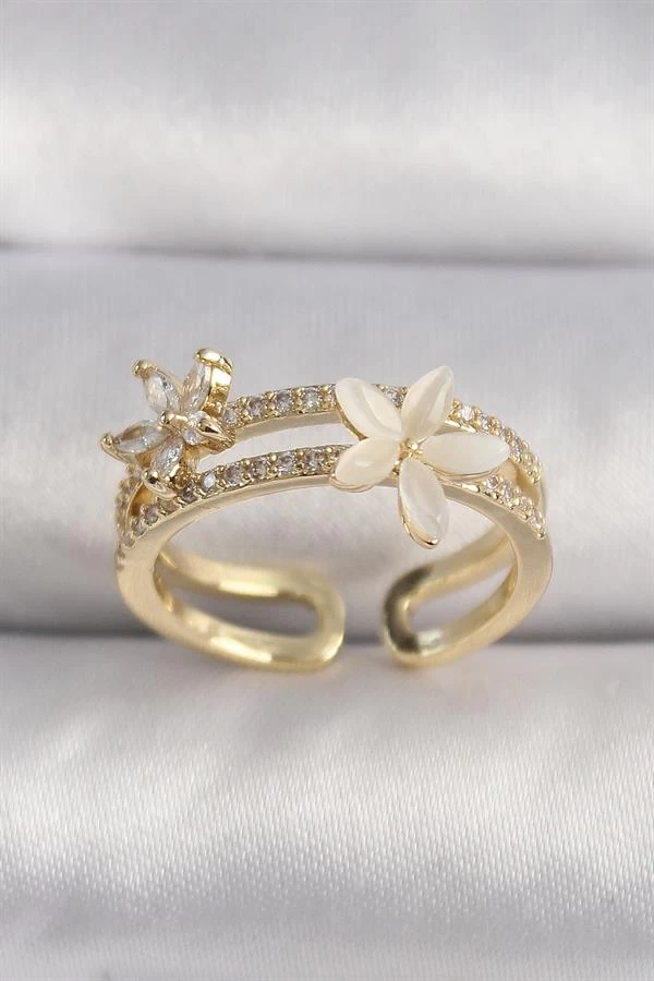 Pirinç Gold Renk Zirkon Taşlı Çiçek Model Vip Seri Kadın Yüzük