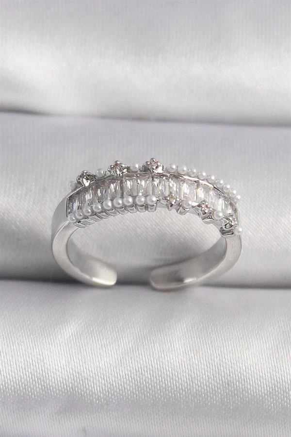 Pirinç Gümüş Renk Zirkon Taşlı İnci Detay Vip Seri Kadın Yüzük