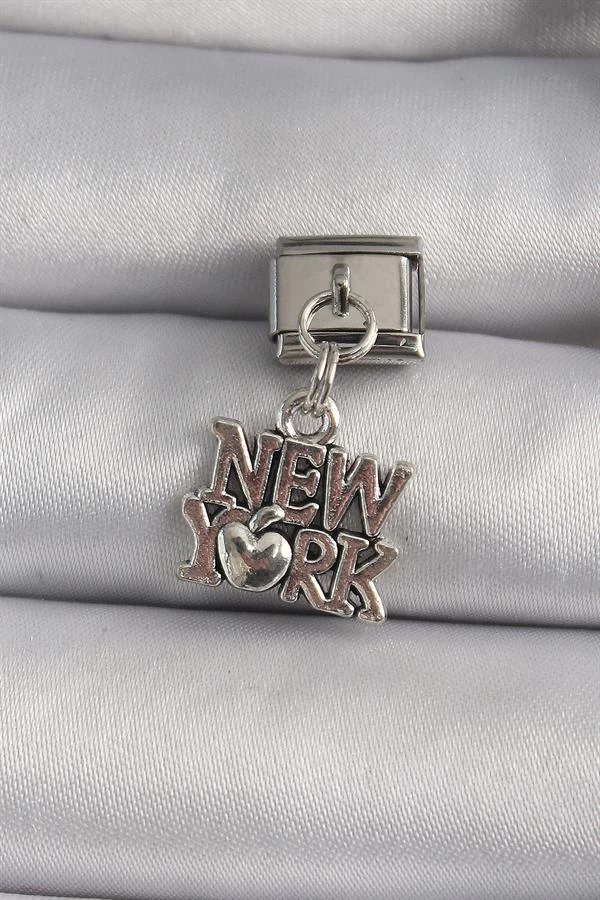 316l Çelik Gümüş Renk Sallantı New York Yazı Model Nomination Charm