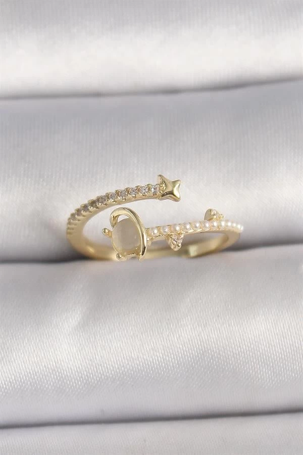 Pirinç Gold Renk Zirkon Taşlı Beyaz Mineli Yıldız Detaylı Ayarlanabilir Kadın Yüzük