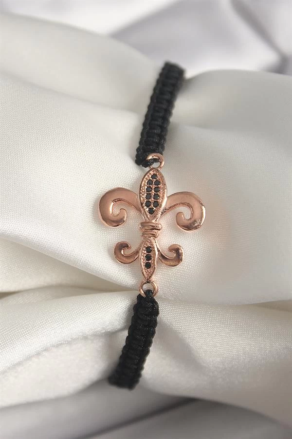 Pirinç Rose Renk Zirkon Taş İşlemeli Zambak Figür Asansörlü Makrome Model Kadın Bileklik