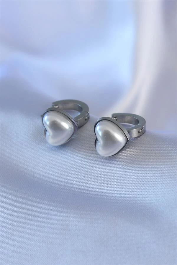 316l Çelik Gümüş Renk İncili Kalp Model Kadın Küpe