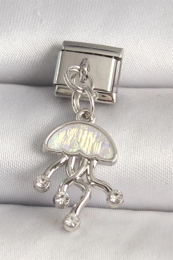 316l Çelik Gümüş Renk Beyaz Mineli Deniz Anası Model Zirkon Taş Detaylı Nomination Charm