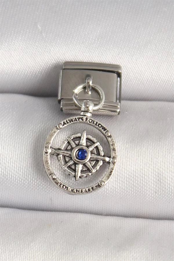 316l Çelik Gümüş Renk Mavi Taş Detaylı Pusula Model Nomination Charm