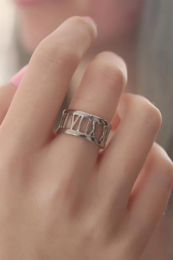 Gümüş Renk Roma Rakam Model Kadın Yüzük