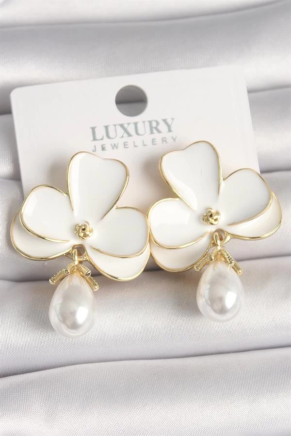 Pirinç Gold Renk Beyaz Çiçek Model Damla İnci Detay Kadın Küpe