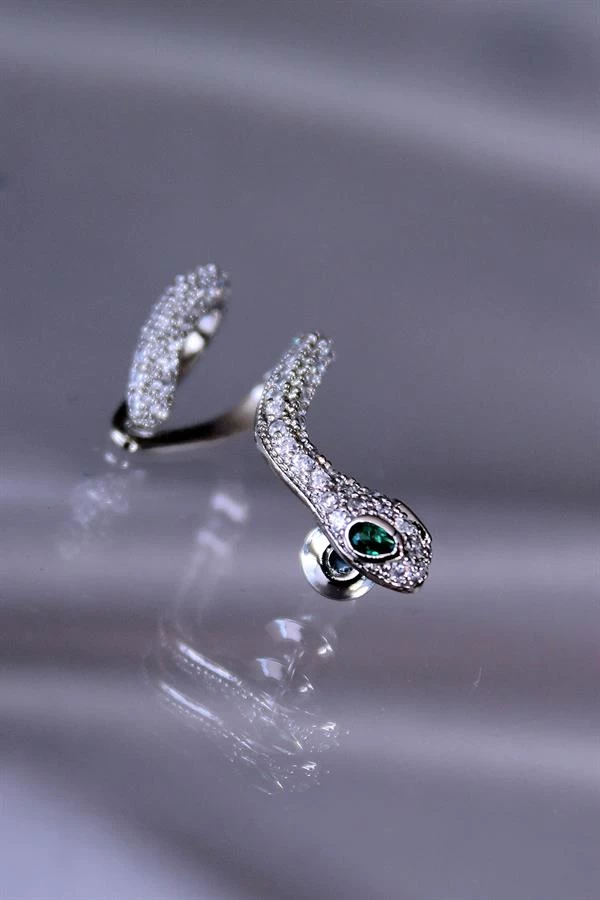 Yeşil Gözlü Zirkon Taş Kaplama Yılan Küpe