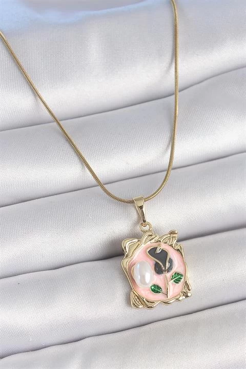 316l Çelik Gold Renk Zincir Pembe Mineli Çiçek İşlemli İnci Detay Portre Model Kadın Kolye