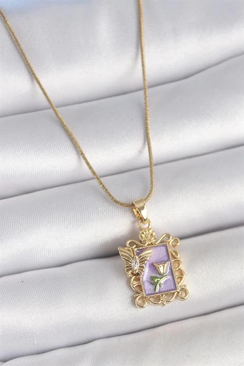 316l Çelik Gold Renk Zincir Mor Mineli Çiçek İşlemeli Zirkon Taşlı Kelebek Detay Portre Model Kadın Kolye
