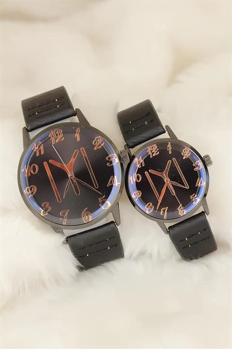 Siyah Deri Kordonlu Füme Metal Kasa Kayı Boyu Figürlü Sevgili Saatleri