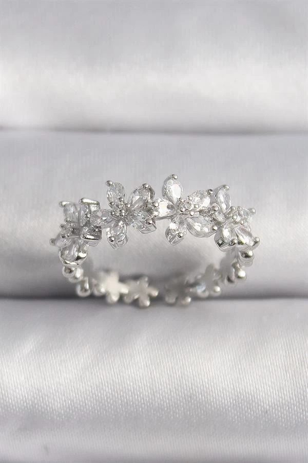 Pirinç Gümüş Renk Zirkon Taşlı Çiçek Model Vip Seri Kadın Yüzük